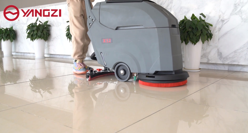 工廠用手推式洗地機(jī)好不好